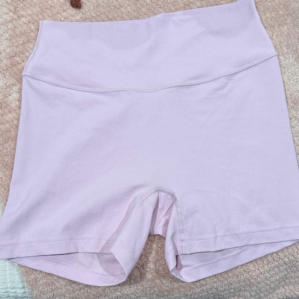 Ingia Shorts Baby Pink